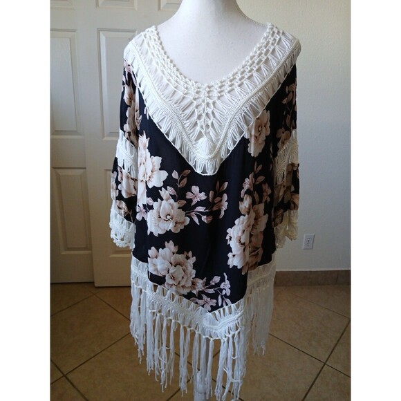 Seashore Angels Tops - Crochet Fringe V Neck M short Sleeve Peasant Top Floral Tassels Lace Bohemian
